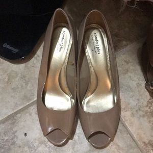 Comfort plus by prediction peep toe wedge